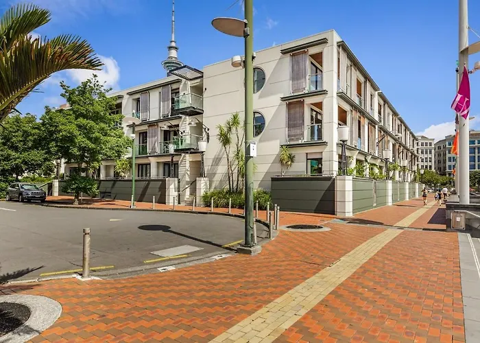 Spacious Viaduct Studio + Free Parking