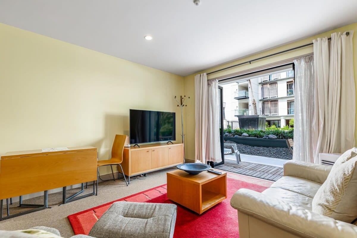 Spacious Viaduct + Free Parking Apartment Auckland